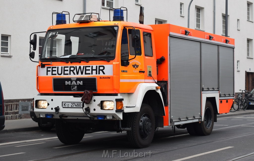 Feuer 3 Koeln Zollstock Hoenninger Weg P506.JPG